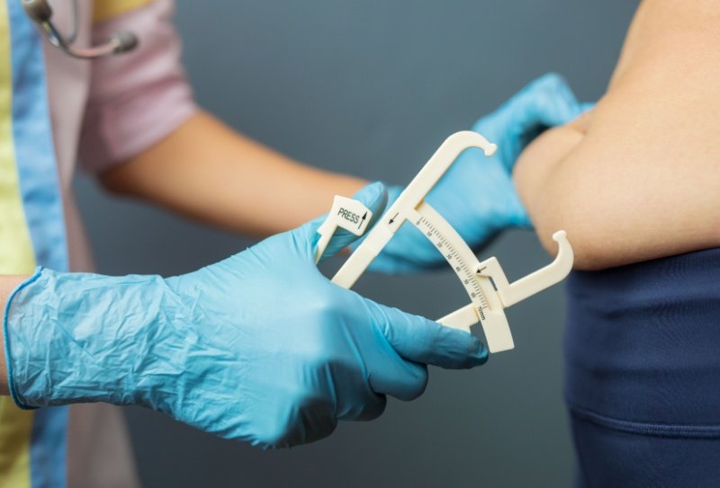 Abdominoplastia e lipoescultura: qual é a diferença entre os procedimentos?